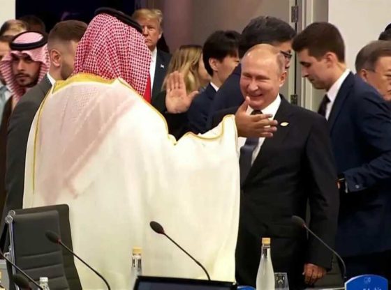 De OPEC+ belangen, niet het westen, staan voorop: vermindering van de olieproductie voor een jaar .